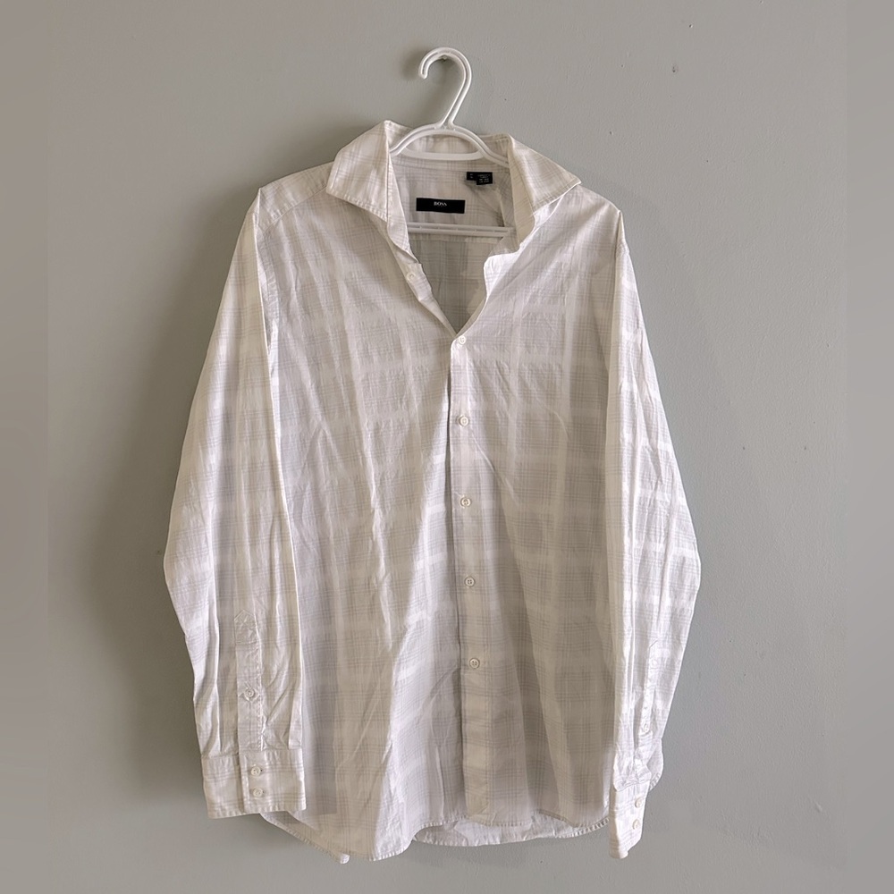Hugo Boss White with baby blue detail  Button Down Shirt Relaxed Fit size 41/16